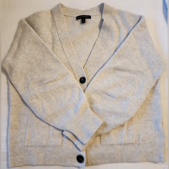 Banana Republic Wool Balloon Sleeve Cardigan in size Medium - Picture 3 of 4